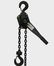 手扳葫芦提升重物匀速扳动手柄保障安全作业