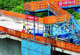 黄桷坪双线特大桥施工冠航手拉葫芦常用辅助工具